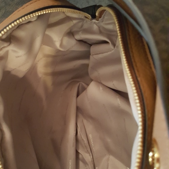 Michael Kors Fulton Bag - BNWOT - Picture 3 of 5